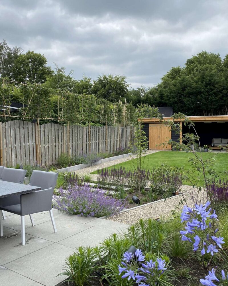 Modern landelijke loungetuin – Waalre